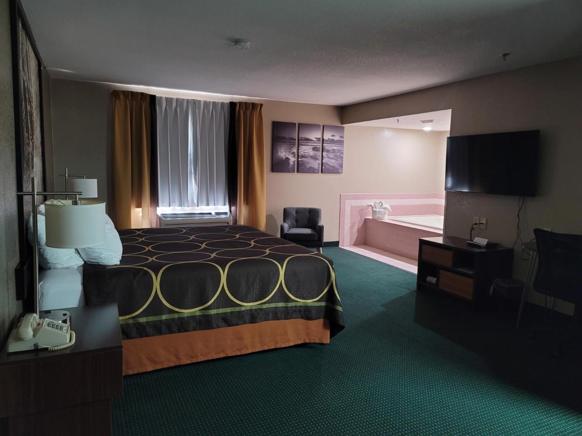 Super 8 By Wyndham Ionia Mi Hotel Exterior photo